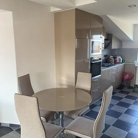 Bohemia Apartment *